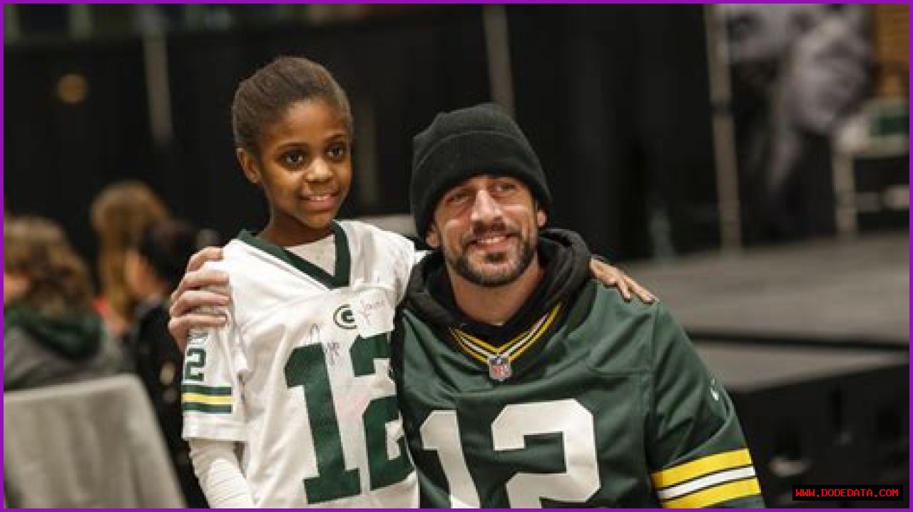 A Glimpse Into The Life Of Aaron Rodgers And His Kids