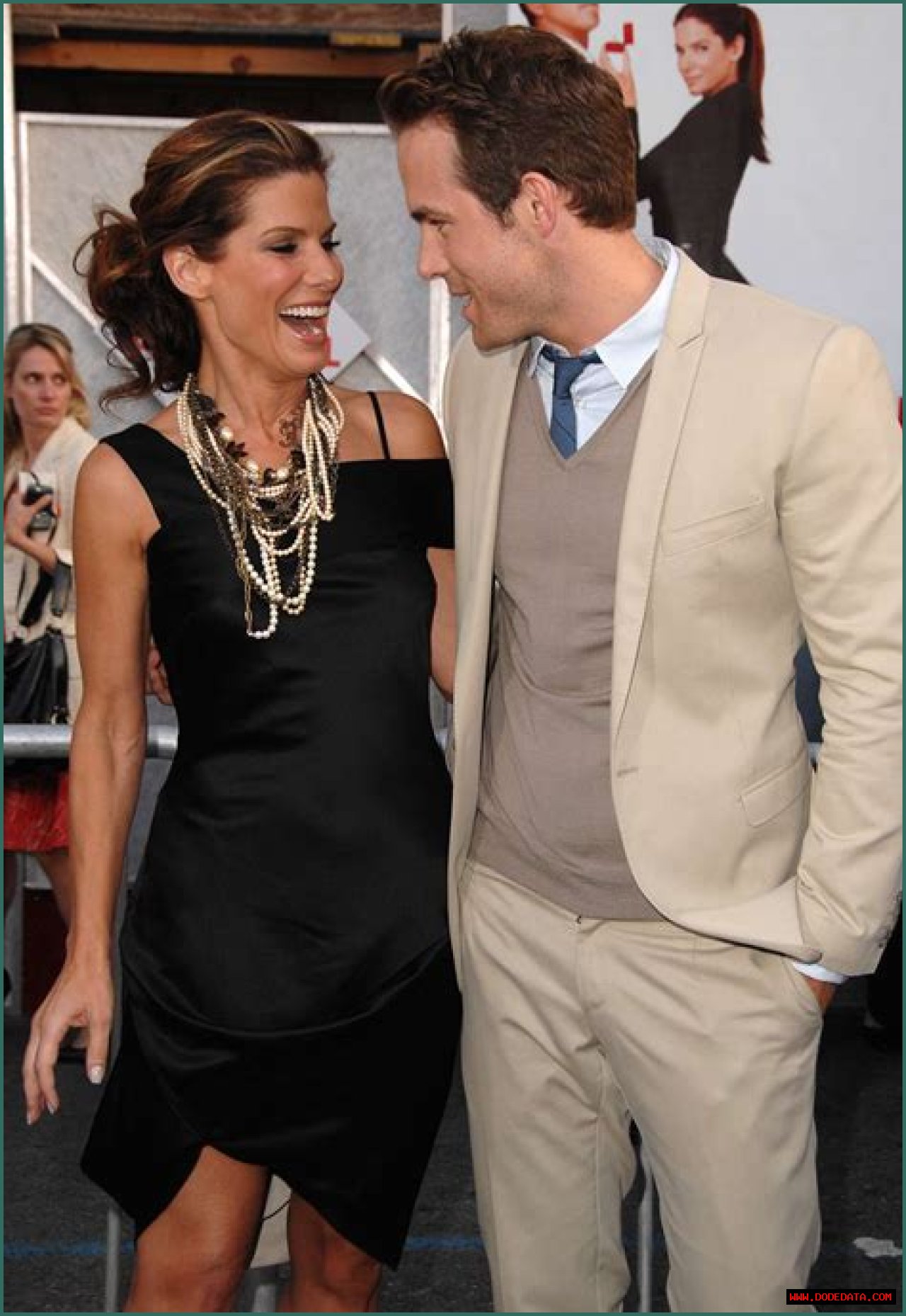 Did Sandra Bullock And Ryan Reynolds Date? Unraveling The Truth Behind Their Relationship