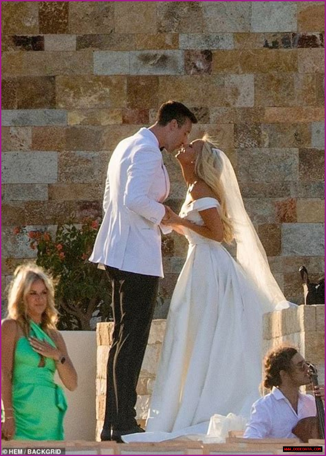 Love In Full Court: The Ashley Brewer And Frank Kaminsky Wedding