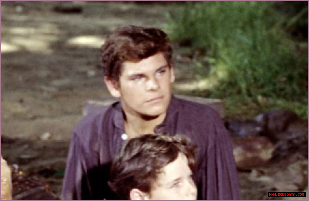 Unveiling The Charisma Of Kim Charney: The Actor Who Captured Hearts